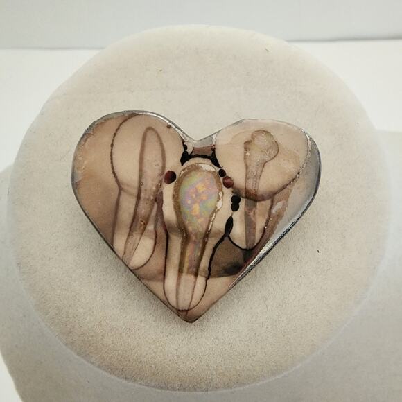 Vintage porcelain handmade heart‎ shaped pin brooch - Picture 1 of 5